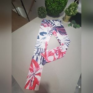 Superbe legging sportif aux motifs tropicaux de style dri-fit